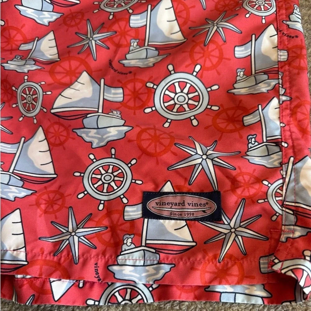 Men’s 2XL vineyard vines swimming trunks